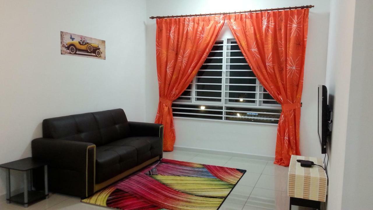 Az Homestay @ Southville City Бангі Екстер'єр фото