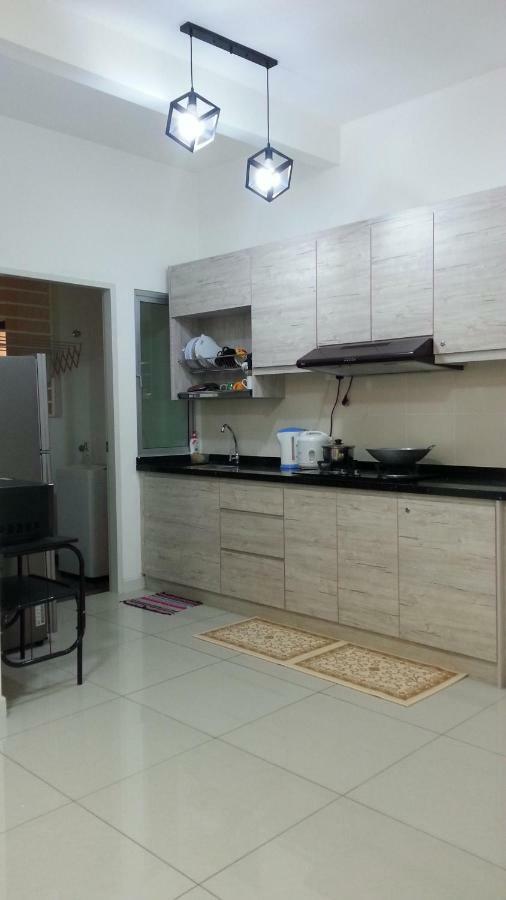 Az Homestay @ Southville City Бангі Екстер'єр фото