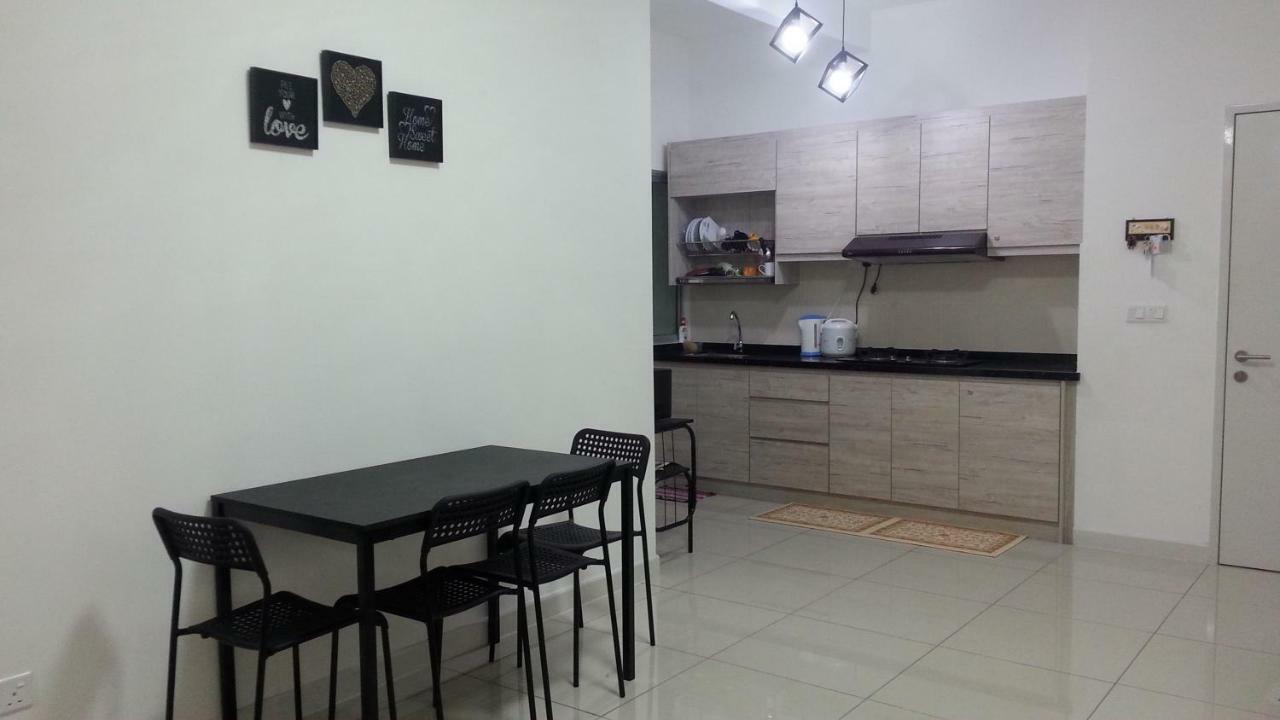 Az Homestay @ Southville City Бангі Екстер'єр фото